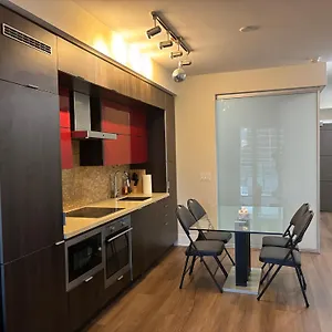 Aparthotel Cn Tower With Free Parking